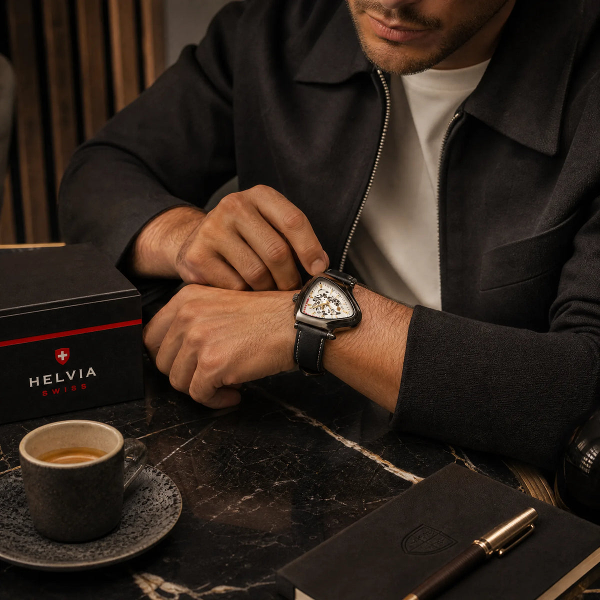 Montre Solstice Cuir Triangle HELVIA SWISS
